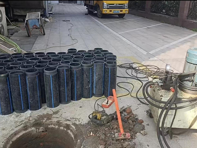 武陟PE置换管厂家 DN315置换管 非开挖管短管置换